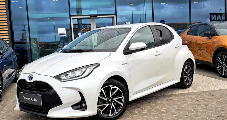 pomorskie Toyota Yaris cena 84500 przebieg: 40700, rok produkcji 2021 z Poniatowa